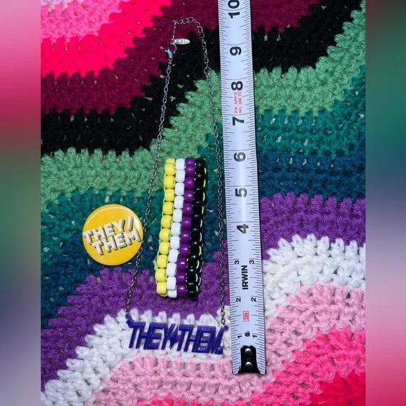 Nonbinary Accessory Set - Picture 2 of 2